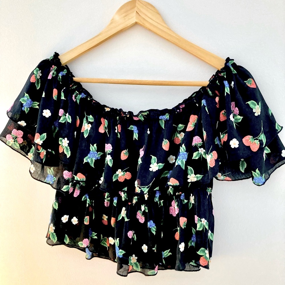 Absolutely cute off the shoulders top